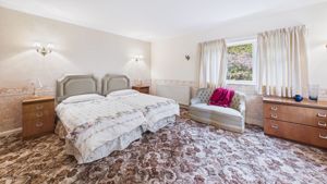 Photo 76- click for photo gallery